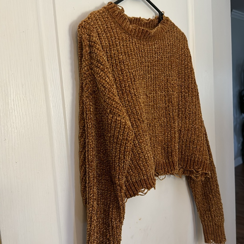 Cropped Sweater - Picture 2 of 4